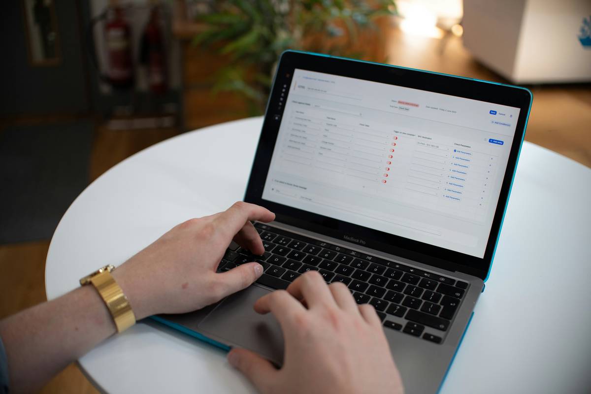 Bar chart showing 60% of crypto investors make tax errors; 72% miss reportable events when self-filing